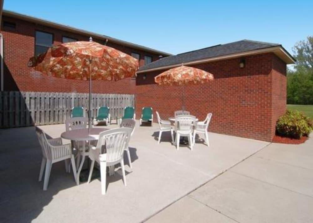 Comfort Inn Near Downtown & Blue Ridge Pkwy Marion Exterior photo